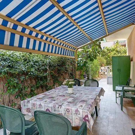 Casa Dei Garofani - Free Parking Apartment Diano Marina