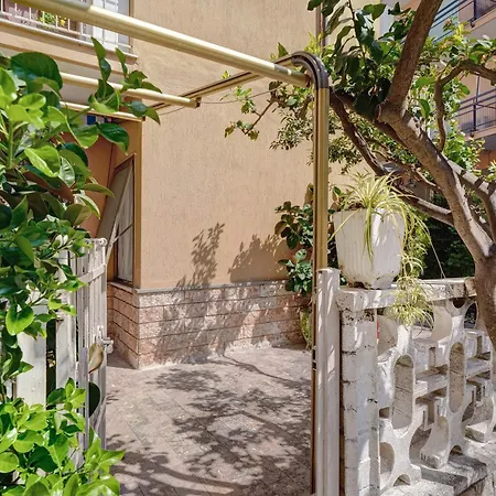 Apartment Casa Dei Garofani - Free Parking Diano Marina